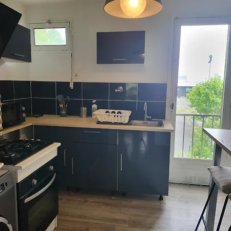 Le Temps D'Un Sejour Clermont-Ferrand F3 2 Chambres 1 Chambre Avec 1 Lit Simple Et 1 Chambre Avec 2 Lits Doubles Et 1 Garage * Clermont-Ferrand