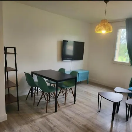 Apartman Le Temps D'Un Sejour Clermont-Ferrand F3 2 Chambres 1 Chambre Avec 1 Lit Simple Et 1 Chambre Avec 2 Lits Doubles Et 1 Garage *
