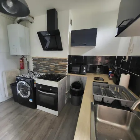 Apartamento Le Temps D'Un Sejour Clermont-Ferrand F3 2 Chambres 1 Chambre Avec 1 Lit Simple Et 1 Chambre Avec 2 Lits Doubles Et 1 Garage *