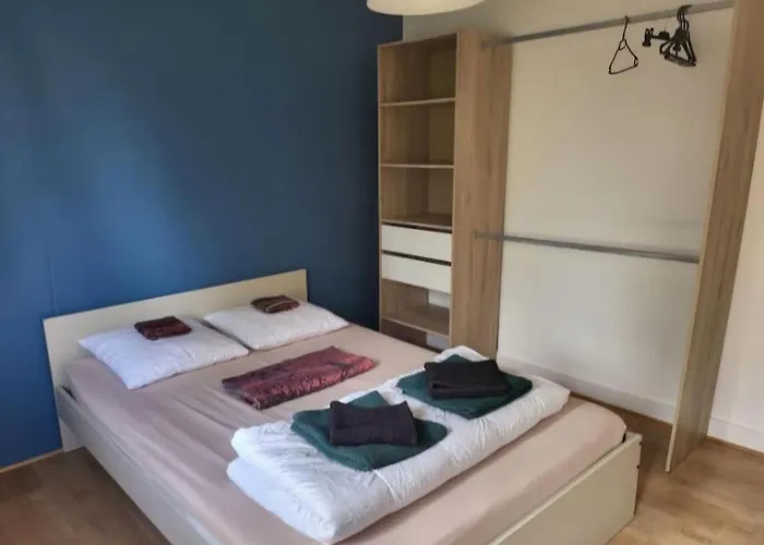 Le Temps D'un Sejour F3 2 1 Avec 1 Lit Simple Et 1 Avec 2 Lits Doubles Et 1 Garage Apartment