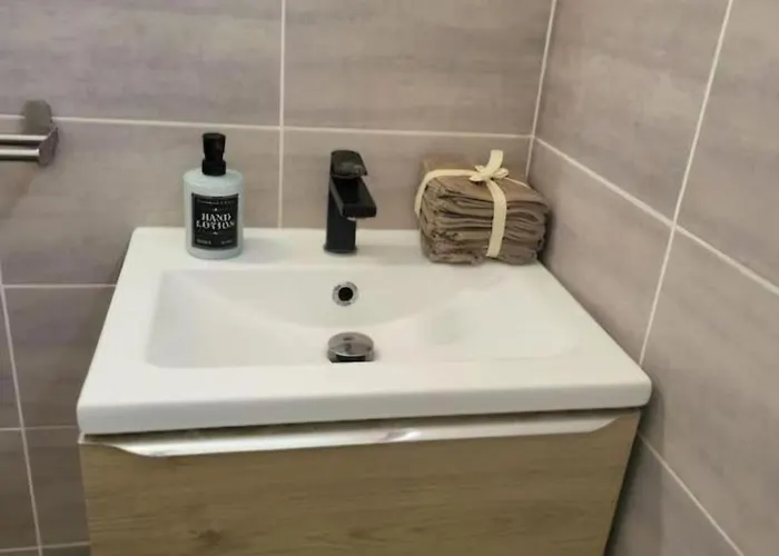 Le Temps D'un Sejour F3 2 1 Avec 1 Lit Simple Et 1 Avec 2 Lits Doubles Et 1 Garage 克莱蒙费朗