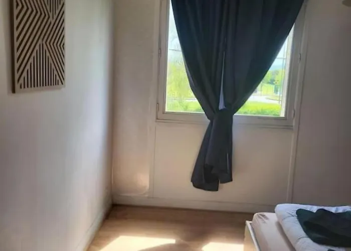 Le Temps D'un Sejour F3 2 1 Avec 1 Lit Simple Et 1 Avec 2 Lits Doubles Et 1 Garage Apartment